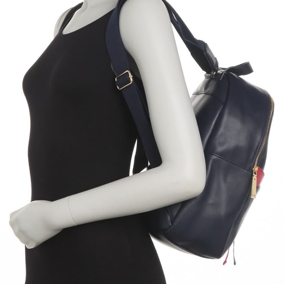 Tommy Hilfiger Logo Ruby Backpack - Picture 5 of 8